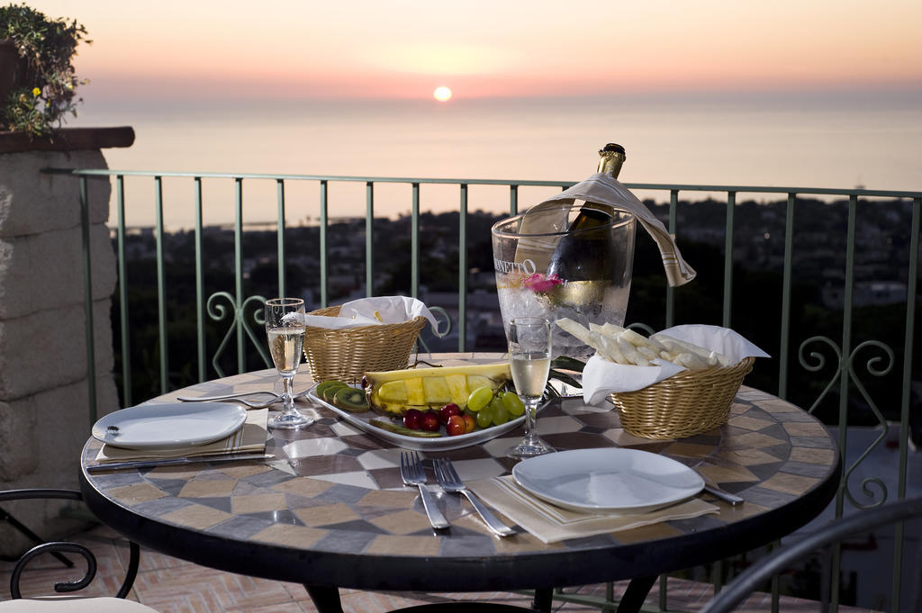 Hotel Poggio Del Sole Forio di Ischia Екстериор снимка